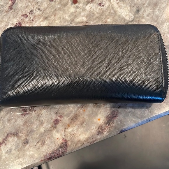 100% Authentic Prada Long Zip Around Wallet Black Saffiano - Picture 2 of 4